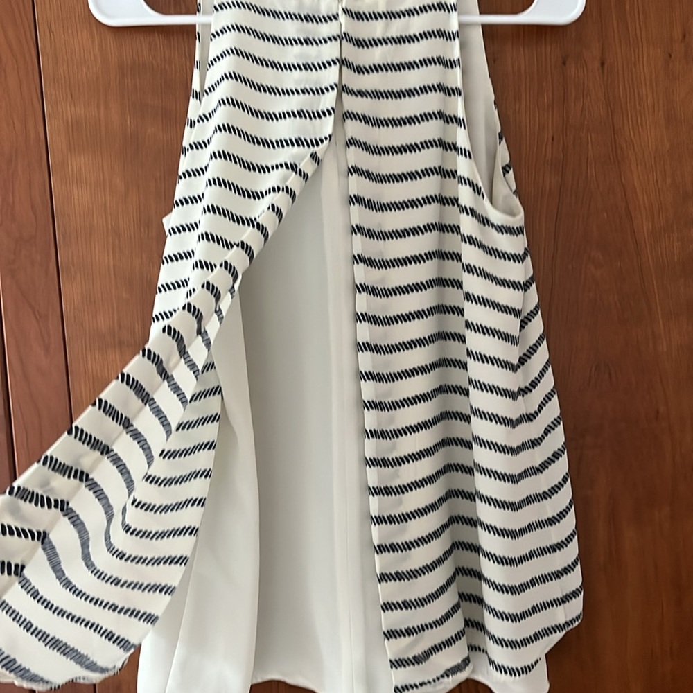 Stripped Blouse - Picture 4 of 4